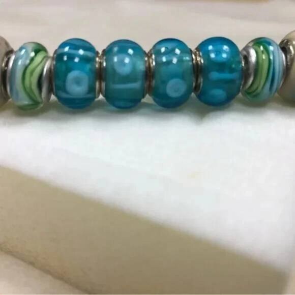 8 Miscellaneous Beads Including Pugster - Picture 3 of 14